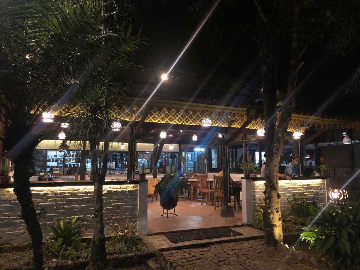 Pondok Tingal Borobudur Magelang Exterior foto